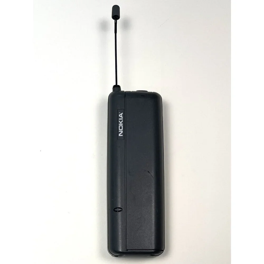 VTG NOKIA Brick Style Mobile CELL PHONE Model 100 w/ AC Power Cord & Car Charger